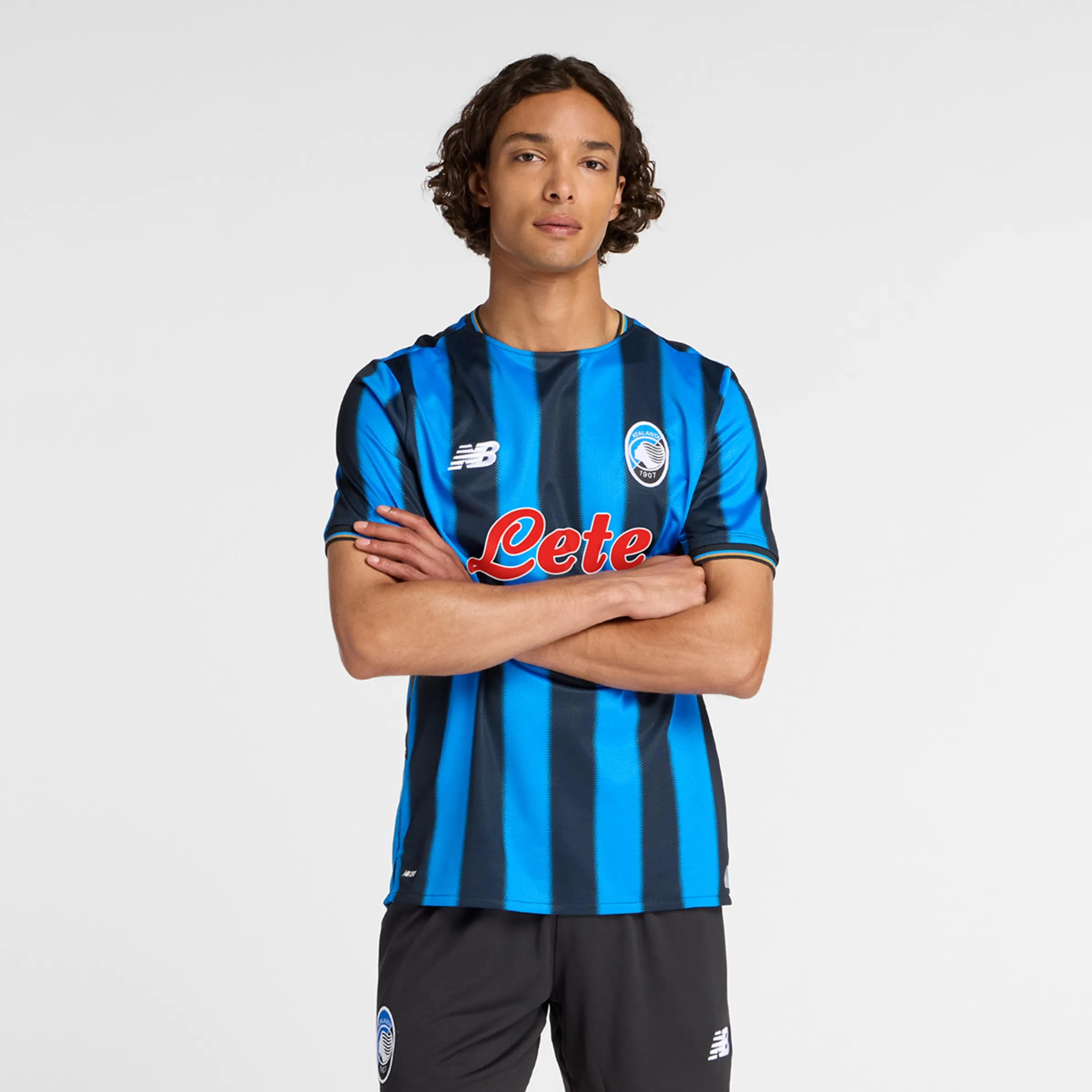 

Футболка мужская домашняя форма АТАЛАНТА БК 2025/2026 Реплика New Balance, синий/черный