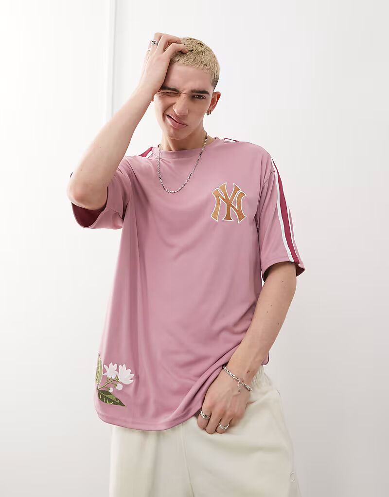 

Футболка New Era NY Yankees с цветочной вышивкой розового цвета