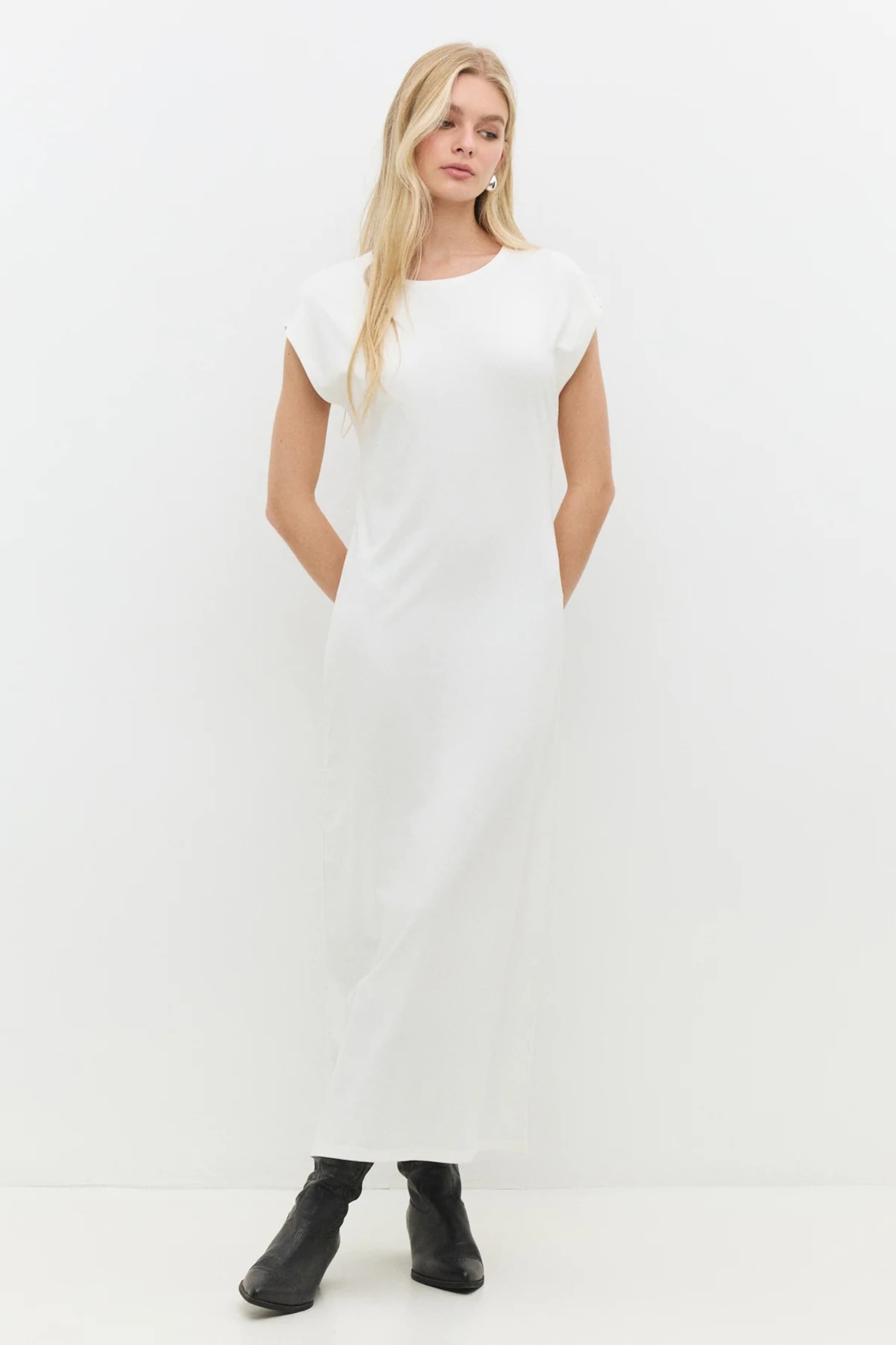 

No Matter What Платье в белом цвете