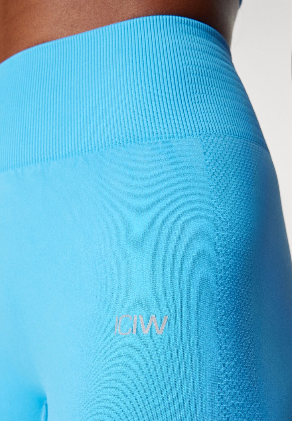 

Тайтсы DEFINE SEAMLESS BIKER SHORTS ICANIWILL, синий