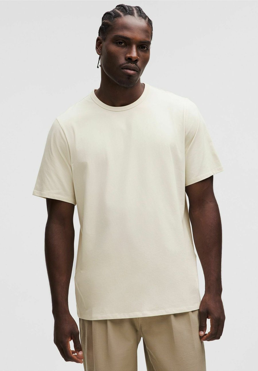 

Футболка lululemon Classic-Fit, Light Ivory/Off-White