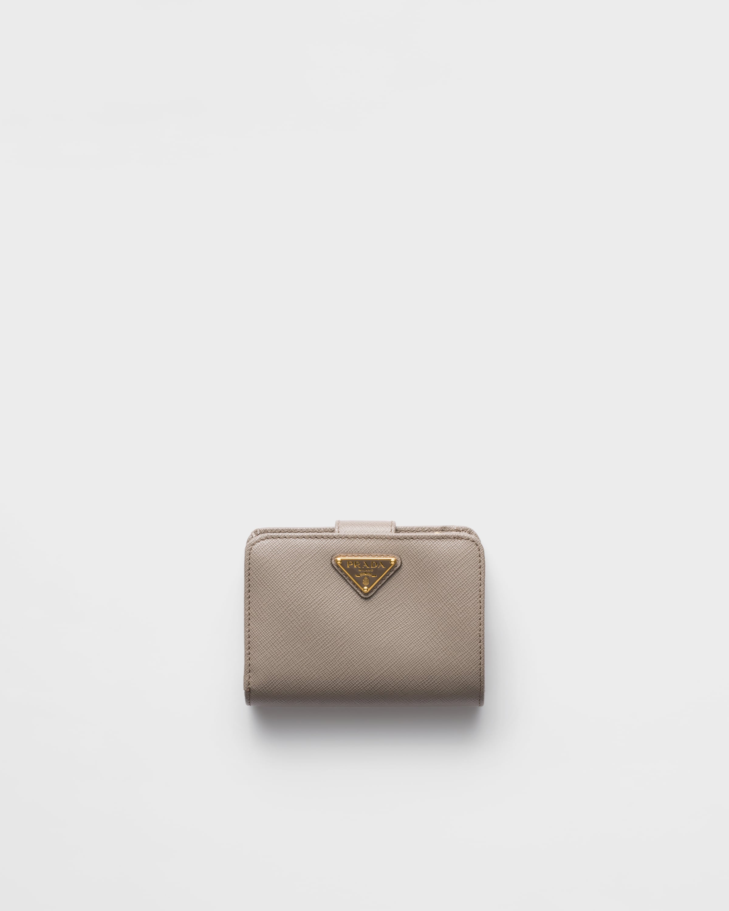 

Маленький кошелек из сафьяновой кожи Prada, глиняно-серый