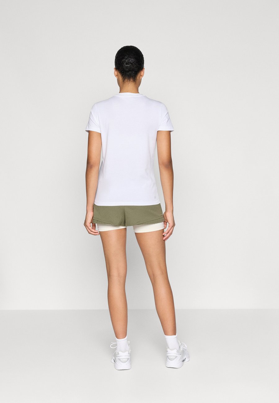 Шорты спортивные Lacoste Sport TENNIS SHORT TOUR, Оливковые — фото 3