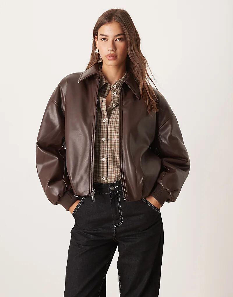 

Куртка-бомбер Abercrombie & Fitch из веганской кожи с подолом-пузырьком коричневого цвета