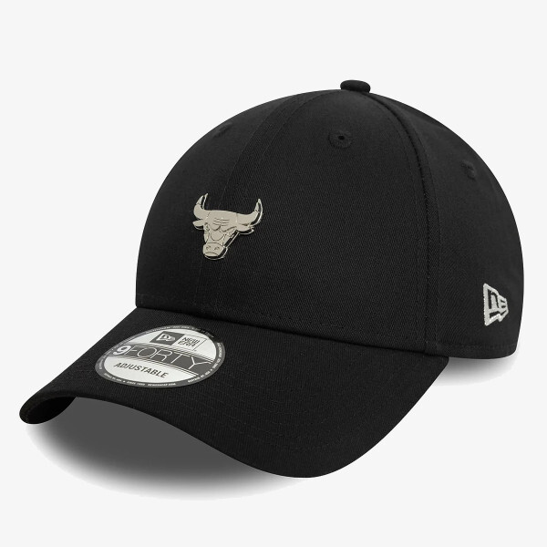

Чикаго Буллз черная бейсболка New Era