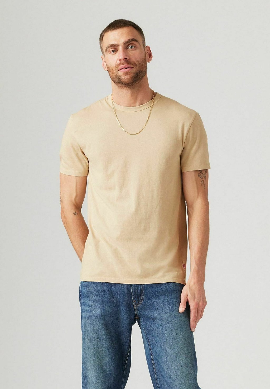 

Базовая футболка PREMIUM SLIM FIT TEE Levi's, бежевый