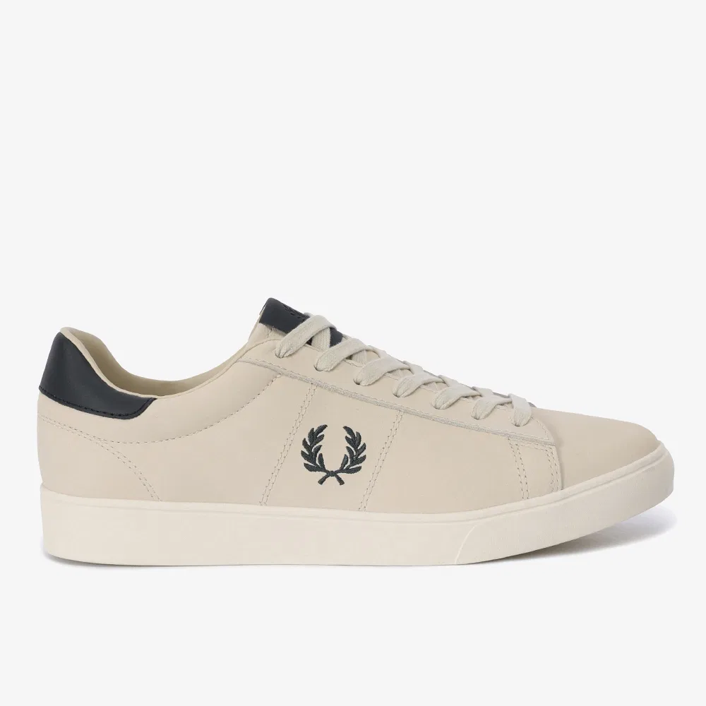 Мужские низкие кеды Spencer из текстурированного нубука, овсяно-зелёные, от Fred Perry