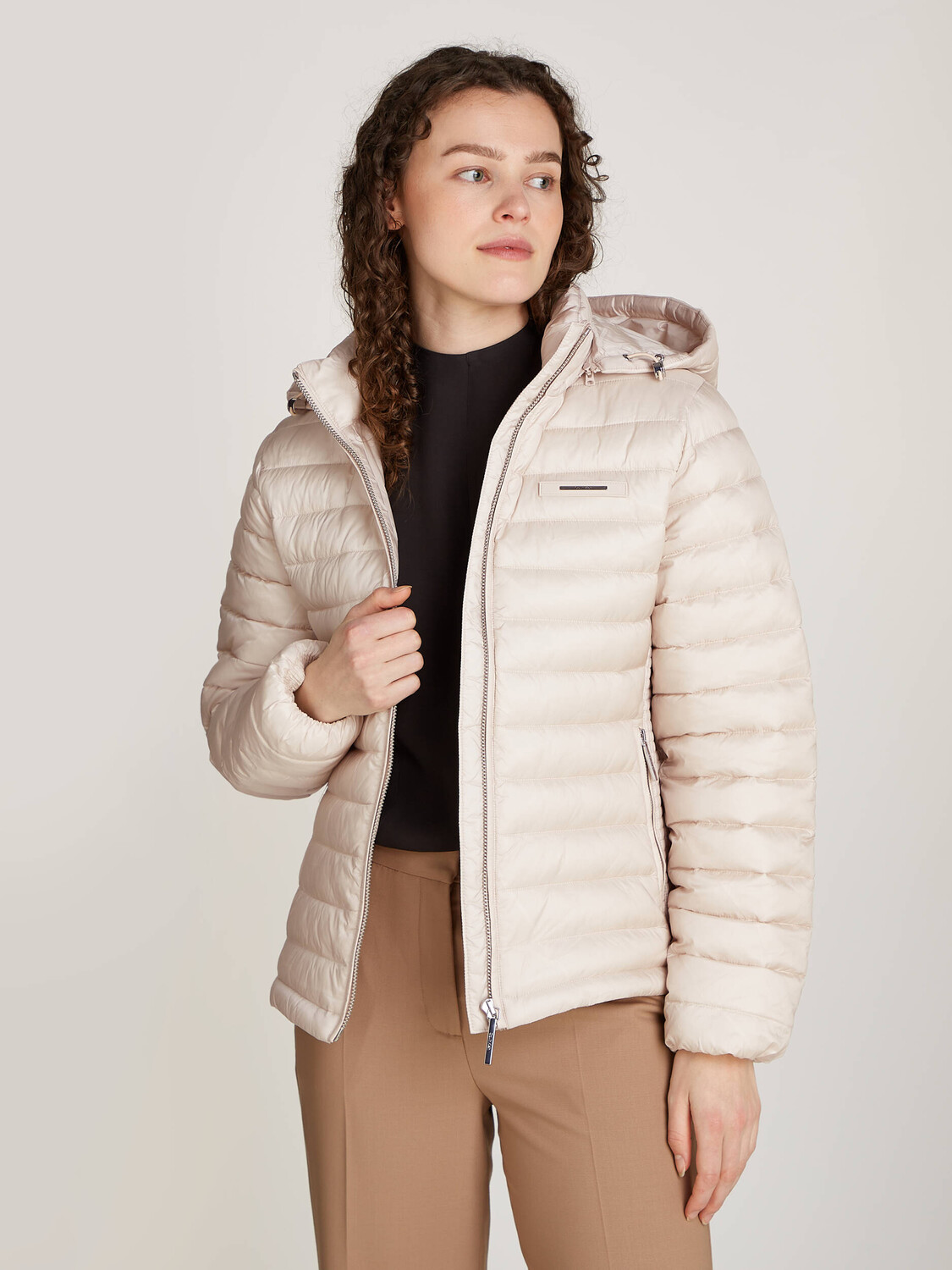 

Куртка Calvin Klein Regular Fit, экрю