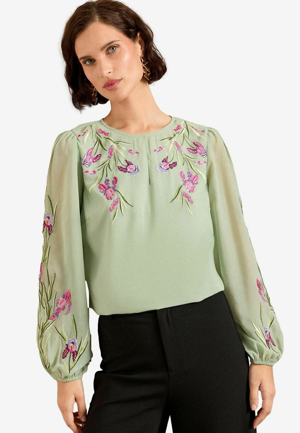 

Блуза EMBROIDERED KEYHOLE DETAIL CREW NECK LONG SLEEVE Love & Roses, зеленый