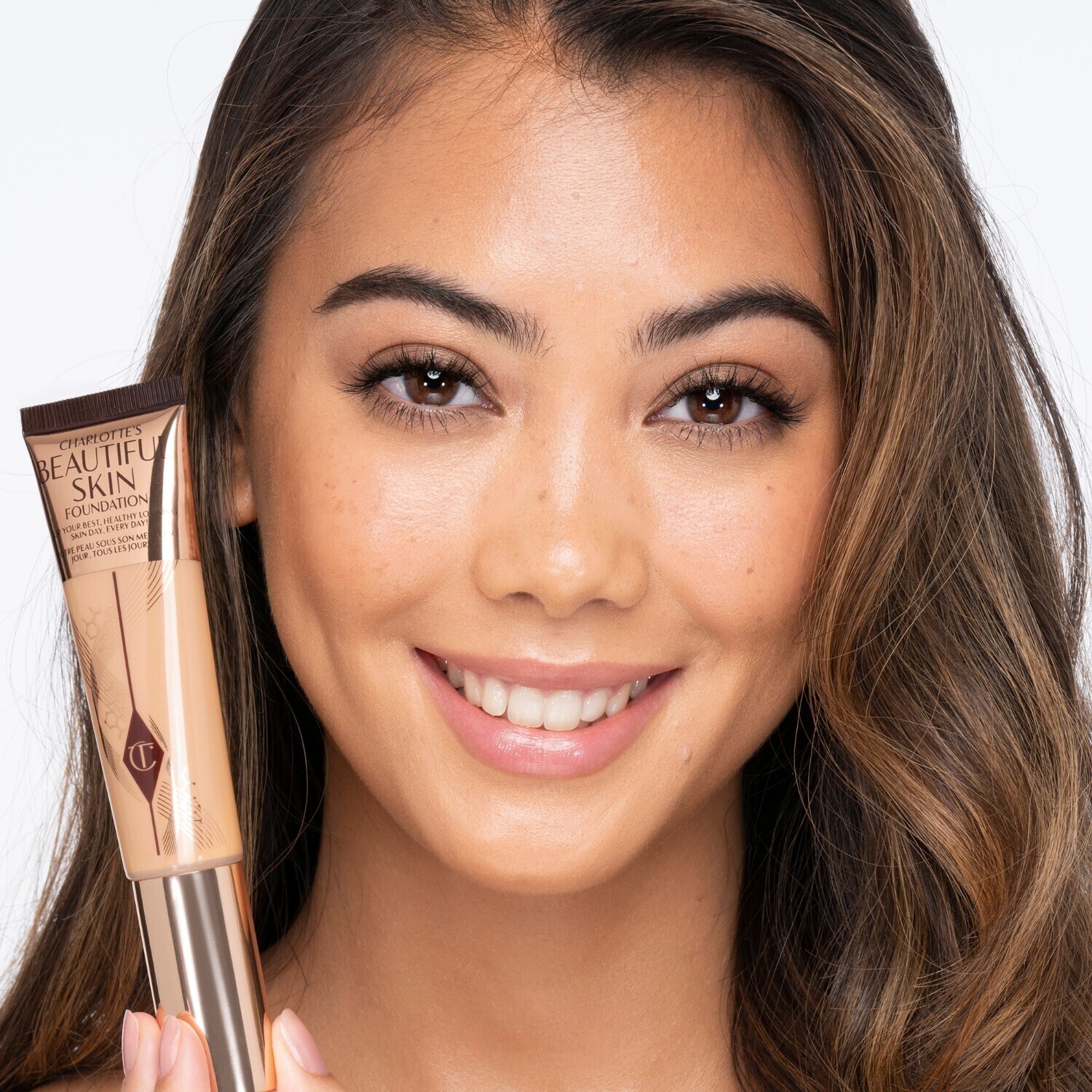 Тональный крем для лица beautiful skin Charlotte Tilbury, 7 - warm, объем 30 мл — фото 2