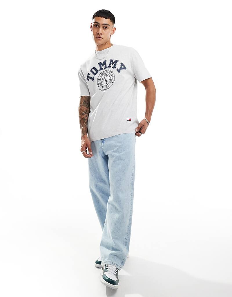 

Tommy Jeans – Серая футболка с винтажным логотипом