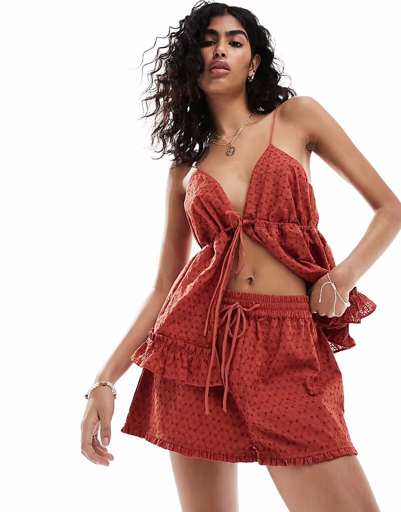 

Терракотовые шорты с оборками ASOS DESIGN