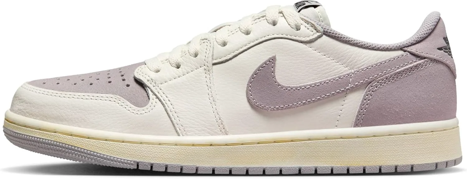 

Air Jordan 1 Retro Low OG - Sail & Black Atmosphere Nike