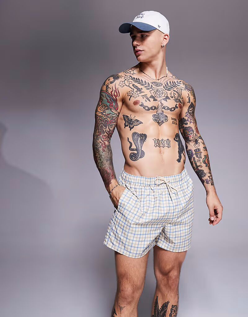 

Плавки-шорты ASOS DESIGN средней длины в синюю клетку