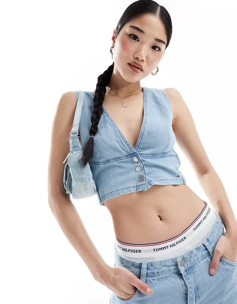 

Топ Tommy Jeans из шамбре средней стирки