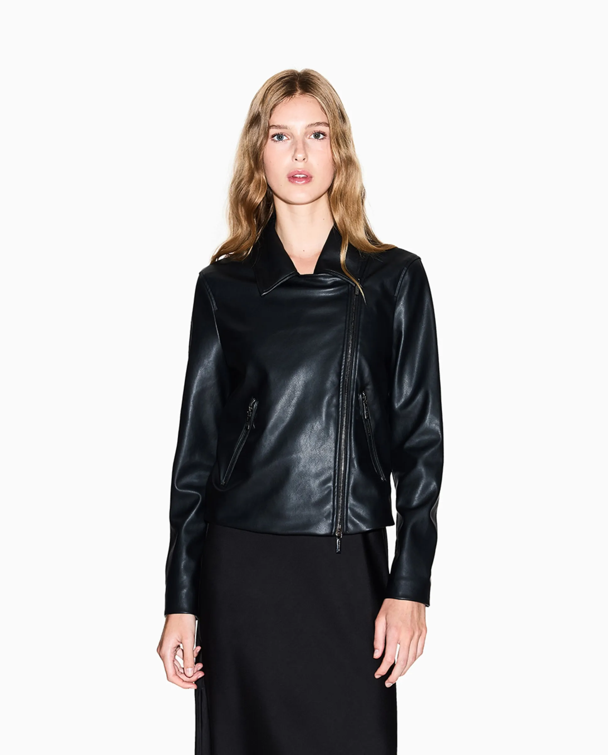 

Женская кожаная куртка в стиле байкера Armani Exchange, черный