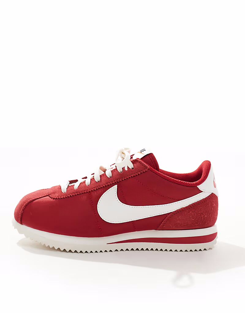 Кроссовки Nike Cortez TXT замшевые красного и белого цвета — фото 2