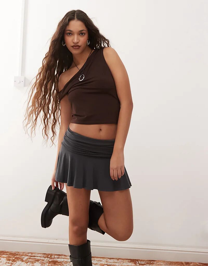 

Мини-юбка-расклешенка черного цвета для будних дней