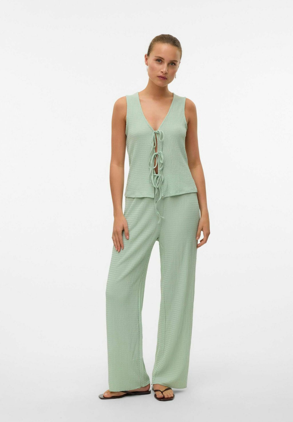 

Брюки Vero Moda, цвет Silt Green