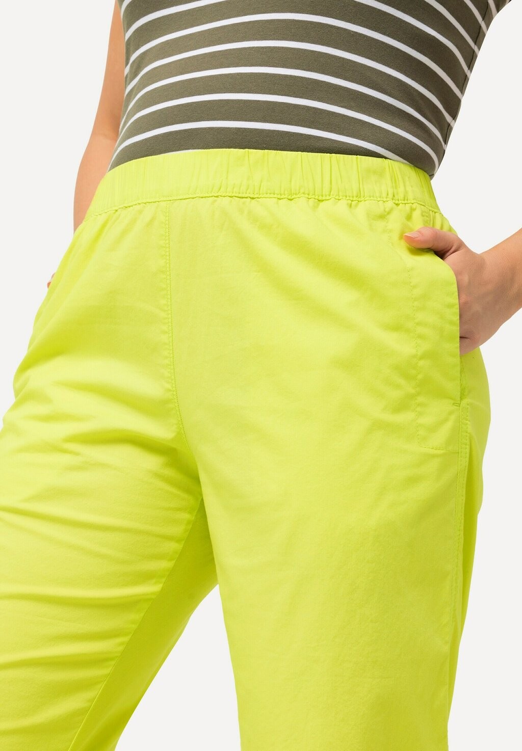 

Брюки 7/8 RUBY GENOUX PRÉFORMÉS JAMBES DROITES CEINTURE ÉLASTIQUE Ulla Popken, неоновый зеленый