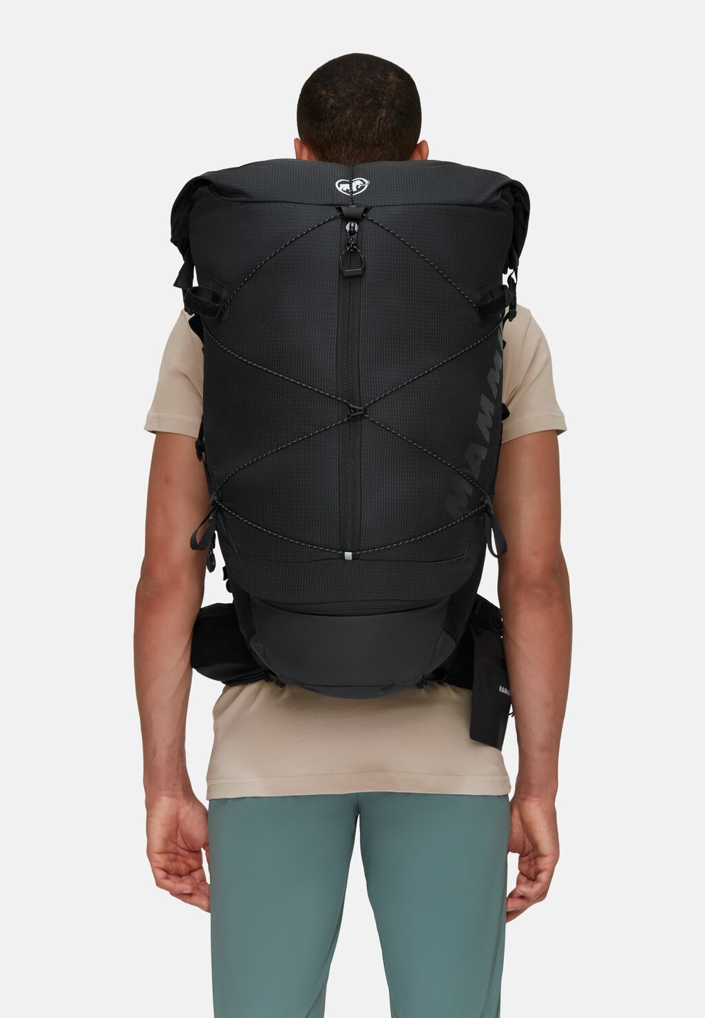 

Треккинговый рюкзак Ducan Spine 50-60 Mammut, черный