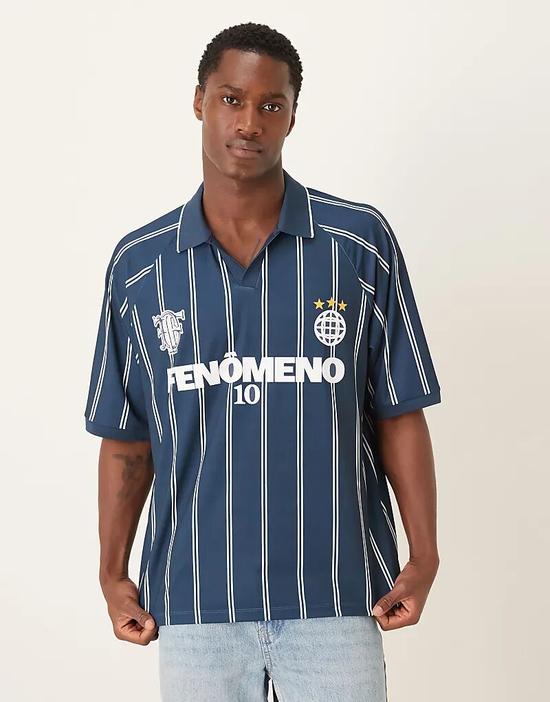 

Свободное поло ASOS DESIGN со спортивной графикой из спортивной ткани в тёмно-синюю полоску