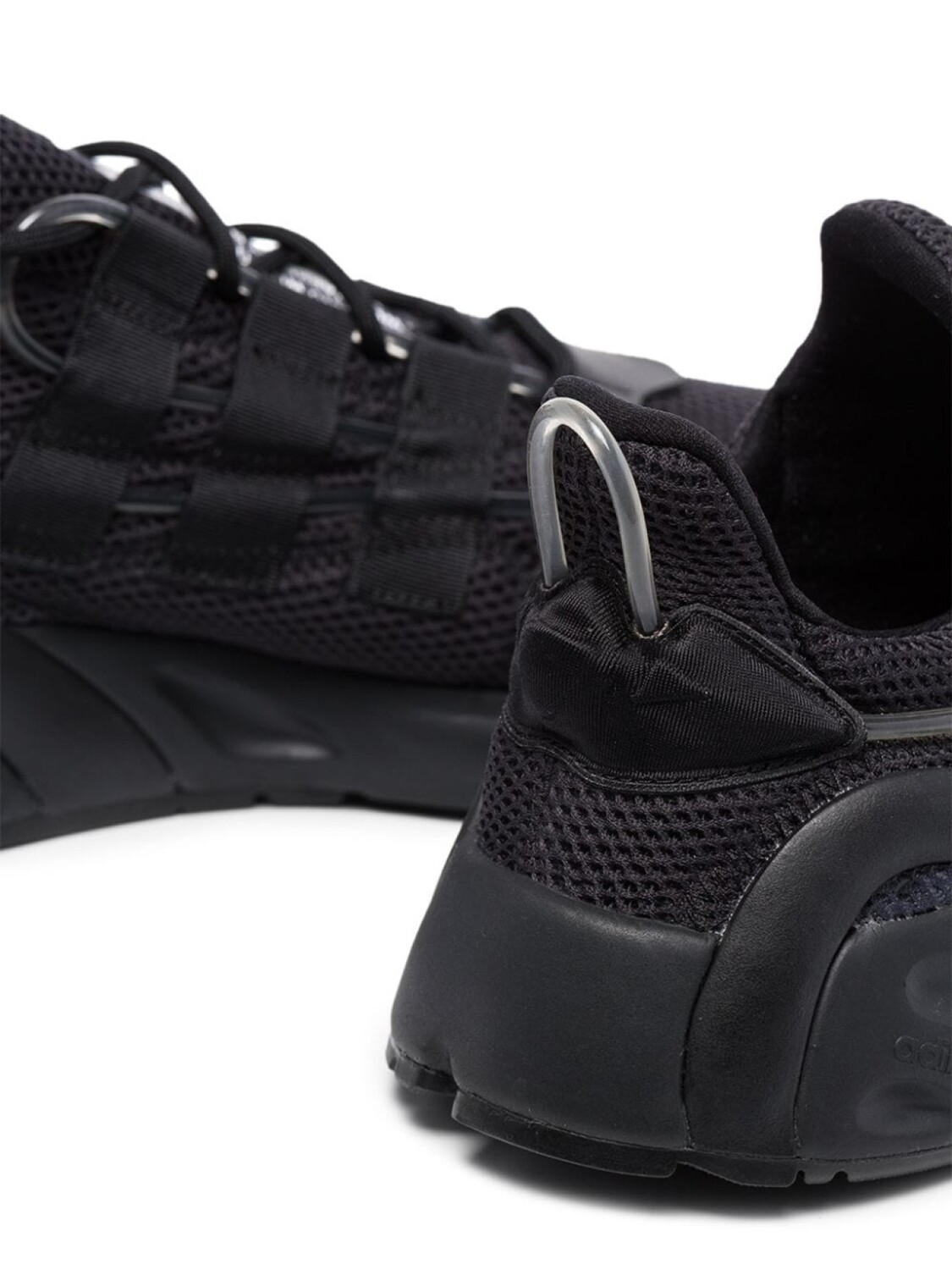 

Adidas кроссовки Lxcon, черный