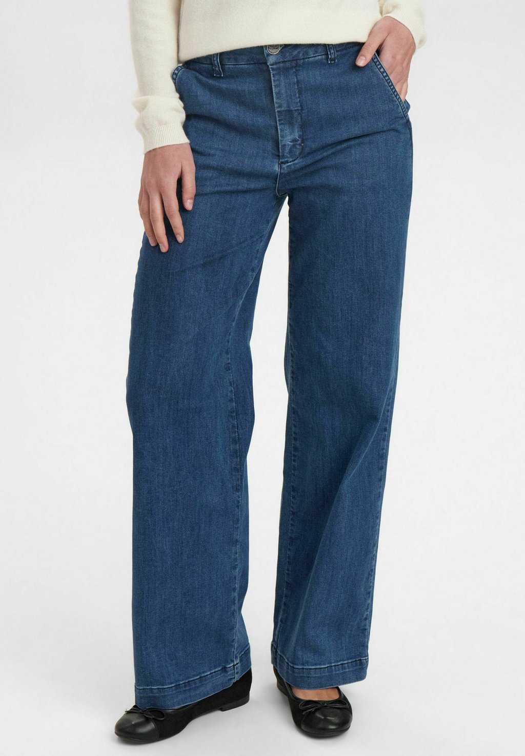 

Джинсы свободного кроя AMBER Nümph, цвет Medium Blue Denim