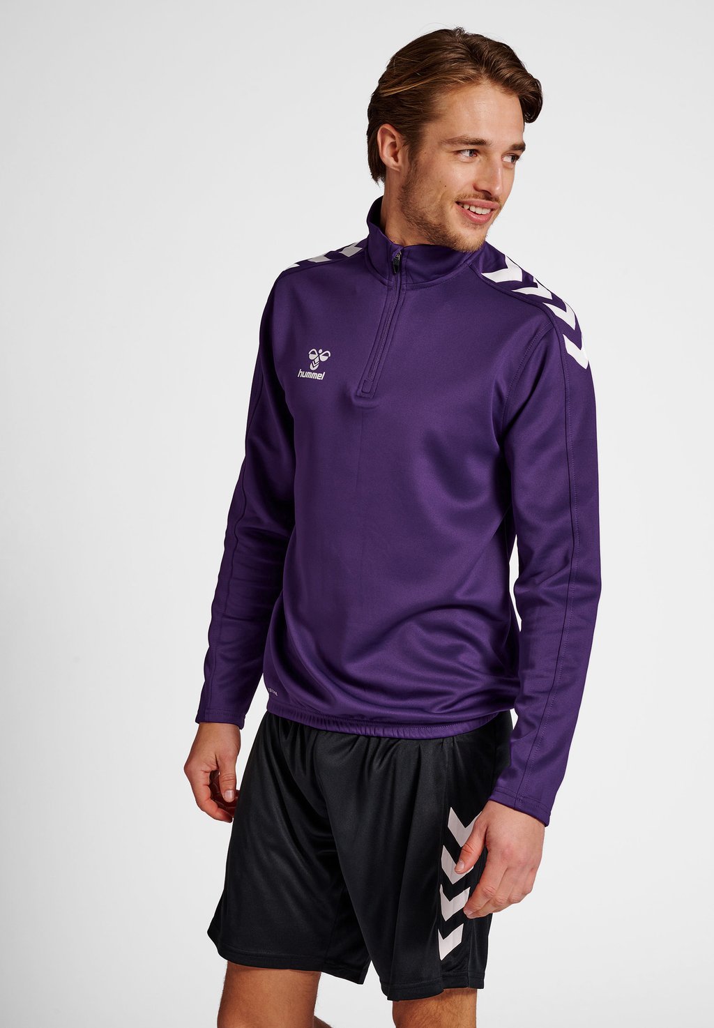 

Толстовка CORE HALF ZIP Hummel, цвет Acai White