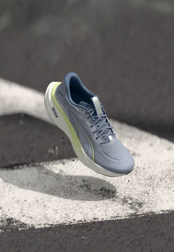 Кроссовки для бега по шоссе magnify nitro 3 Puma, Vibrant Silver-Coloured/Apple Spritz