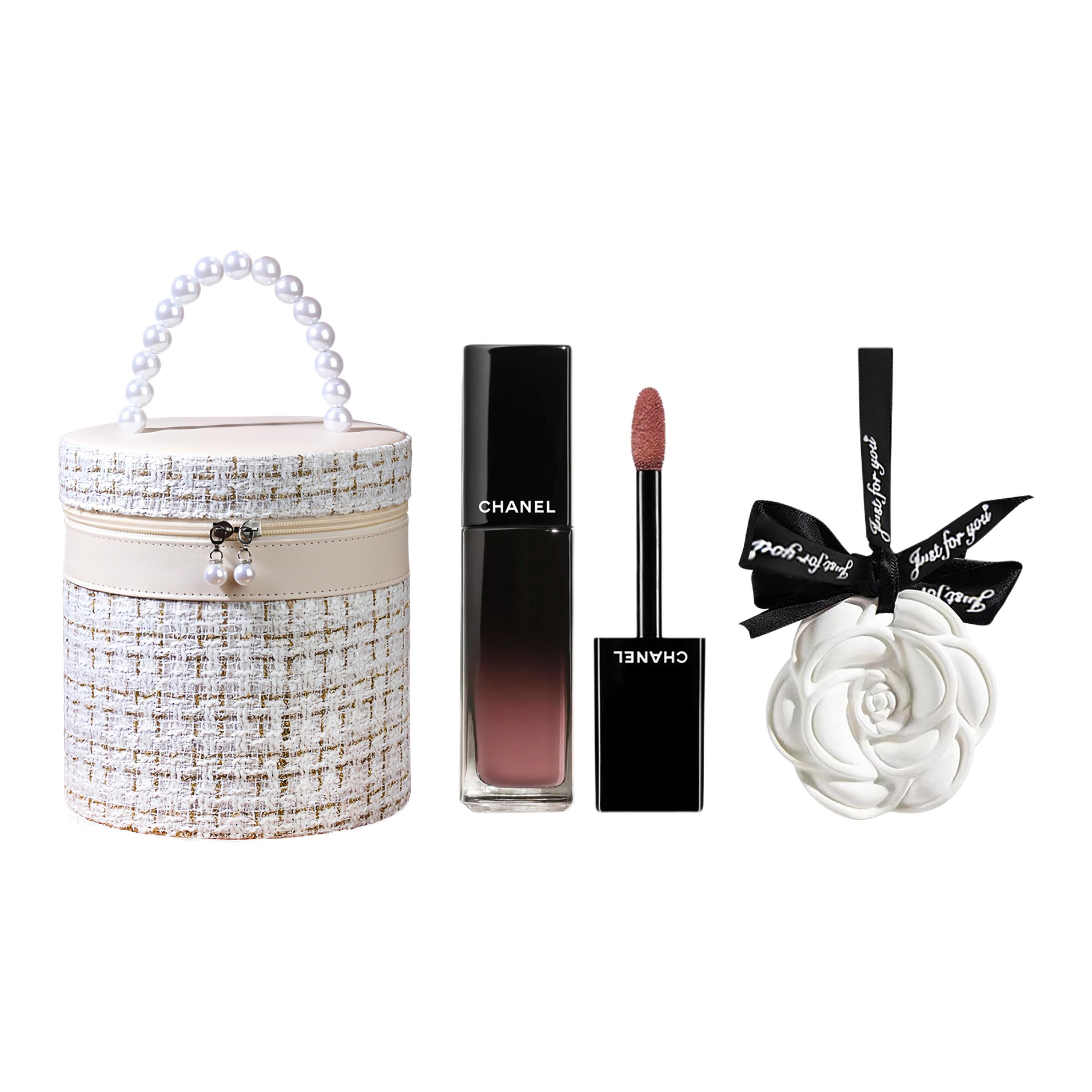 

Помада-тинтирующее средство / Блеск для губ / Жидкая помада Women's CHANEL