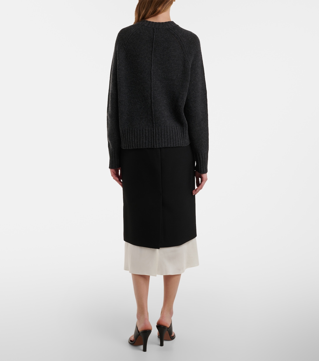 

Свитер из шерсти и кашемира Jardin des Orangers, серый