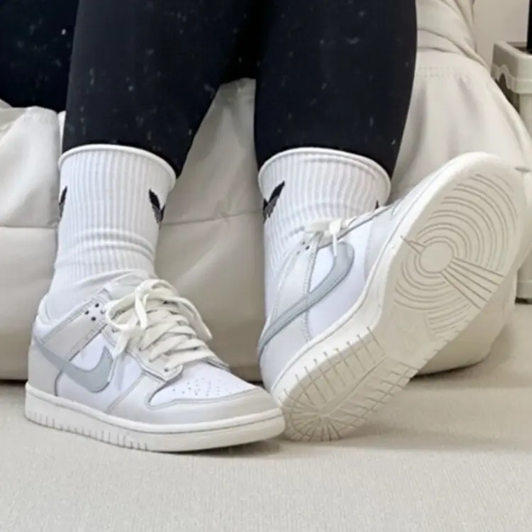 Nike Детские кроссовки для скейтбординга Dunk Slip с нескользящей подошвой, устойчивые к истиранию, серо-белые — фото 3