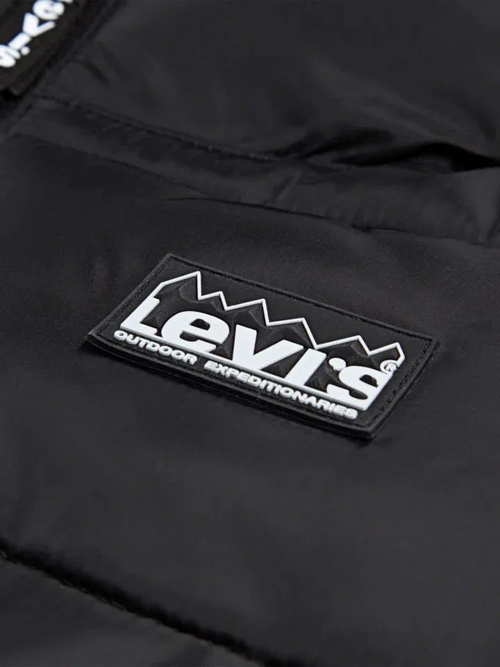 Стеганая куртка с капюшоном Levi's Kids, черный — фото 4