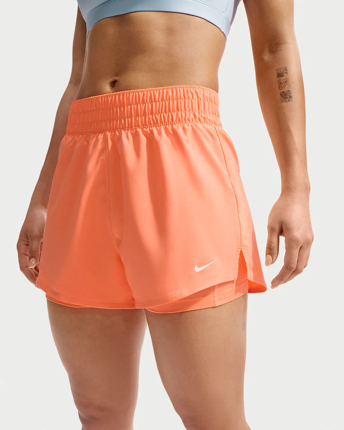 Женские шорты Nike One Dri-FIT с высокой посадкой 3" 2-в-1, Orange Pulse/White — фото 2