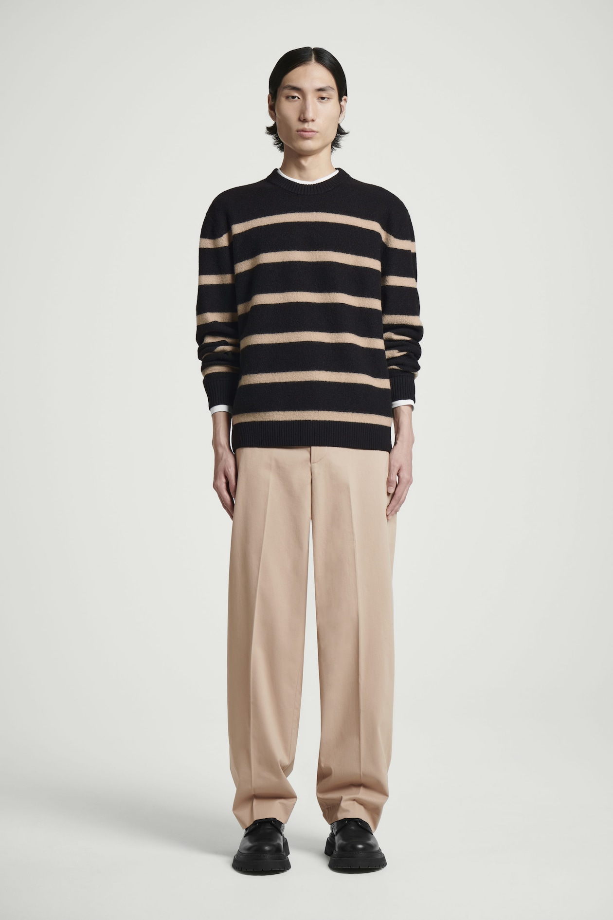 

Брюки чинос с прямыми ногами-relaxed fit COS, бежевый