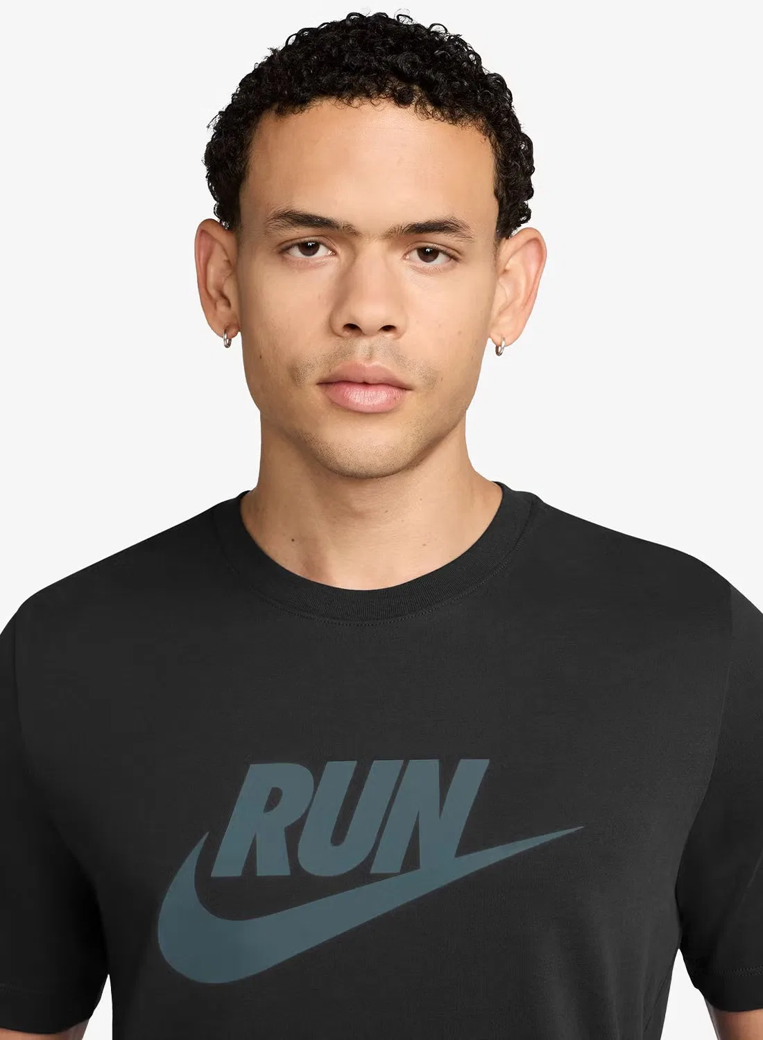 Футболка с принтом Dri-Fit run swoosh Nike, черный — фото 3