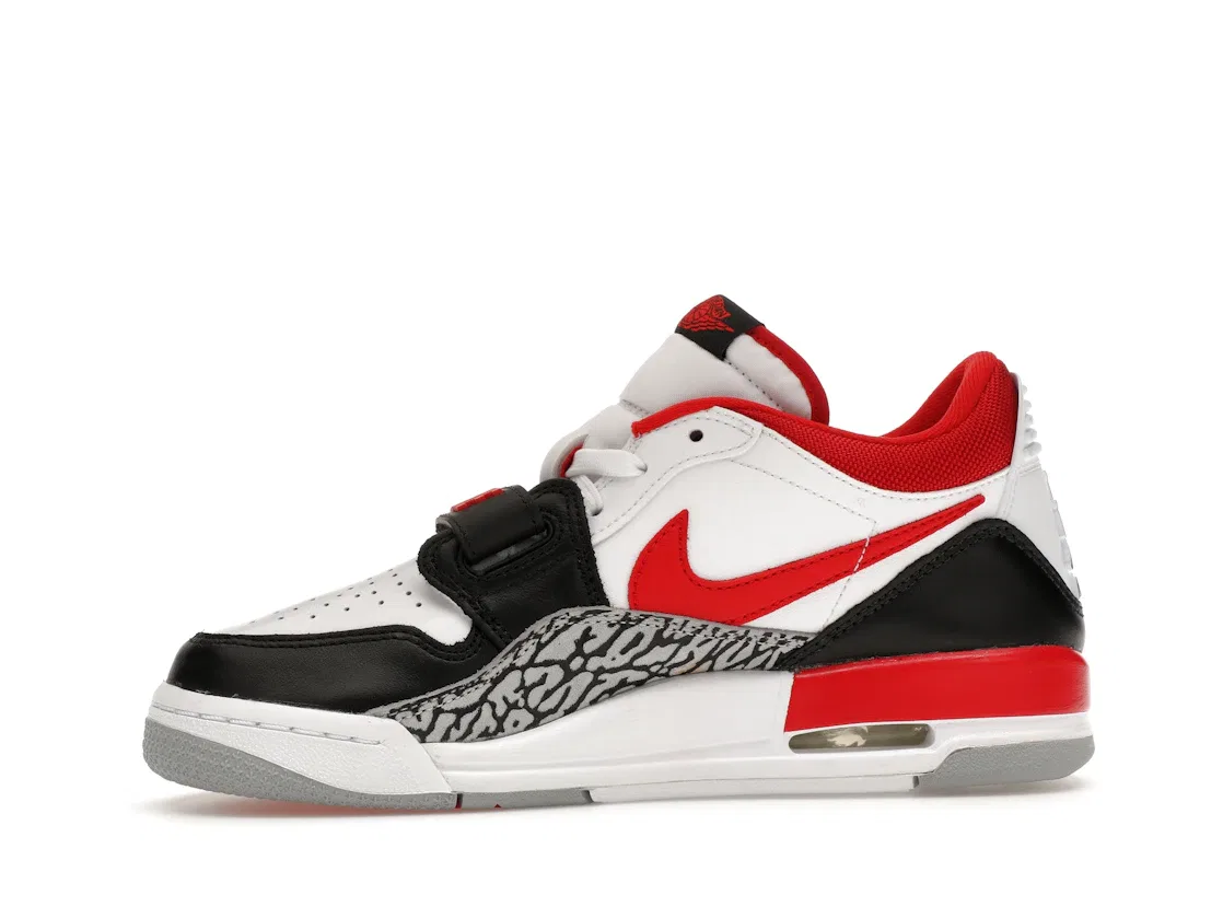 Детские кроссовки Lifestyle Jordan Legacy 312 Low Jordan, White/Fire Red-Black-Wolf Grey — фото 3