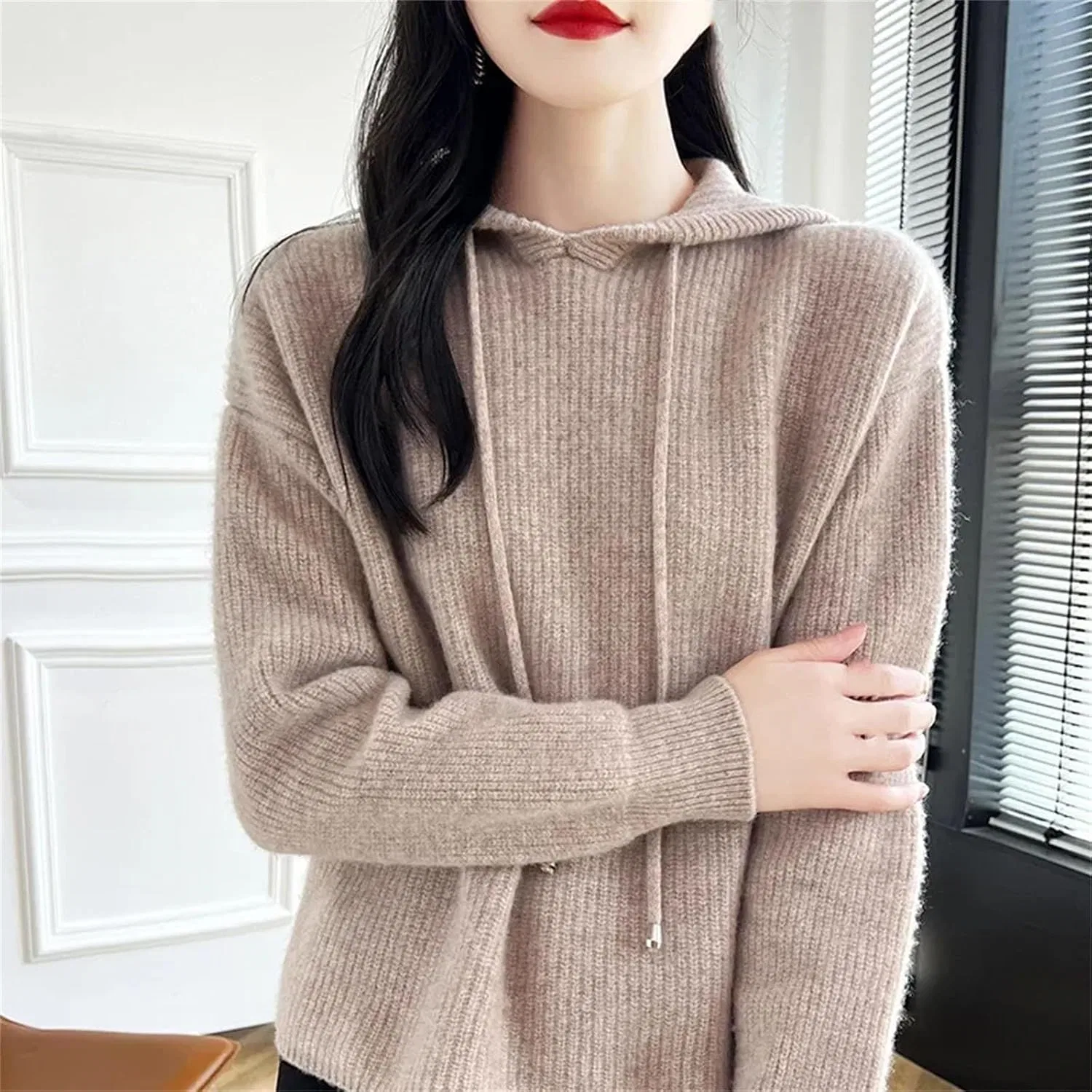 Женский пуловер с капюшоном, свободный крой, Wool Knitted Hooded, Elegant Camel — фото 3