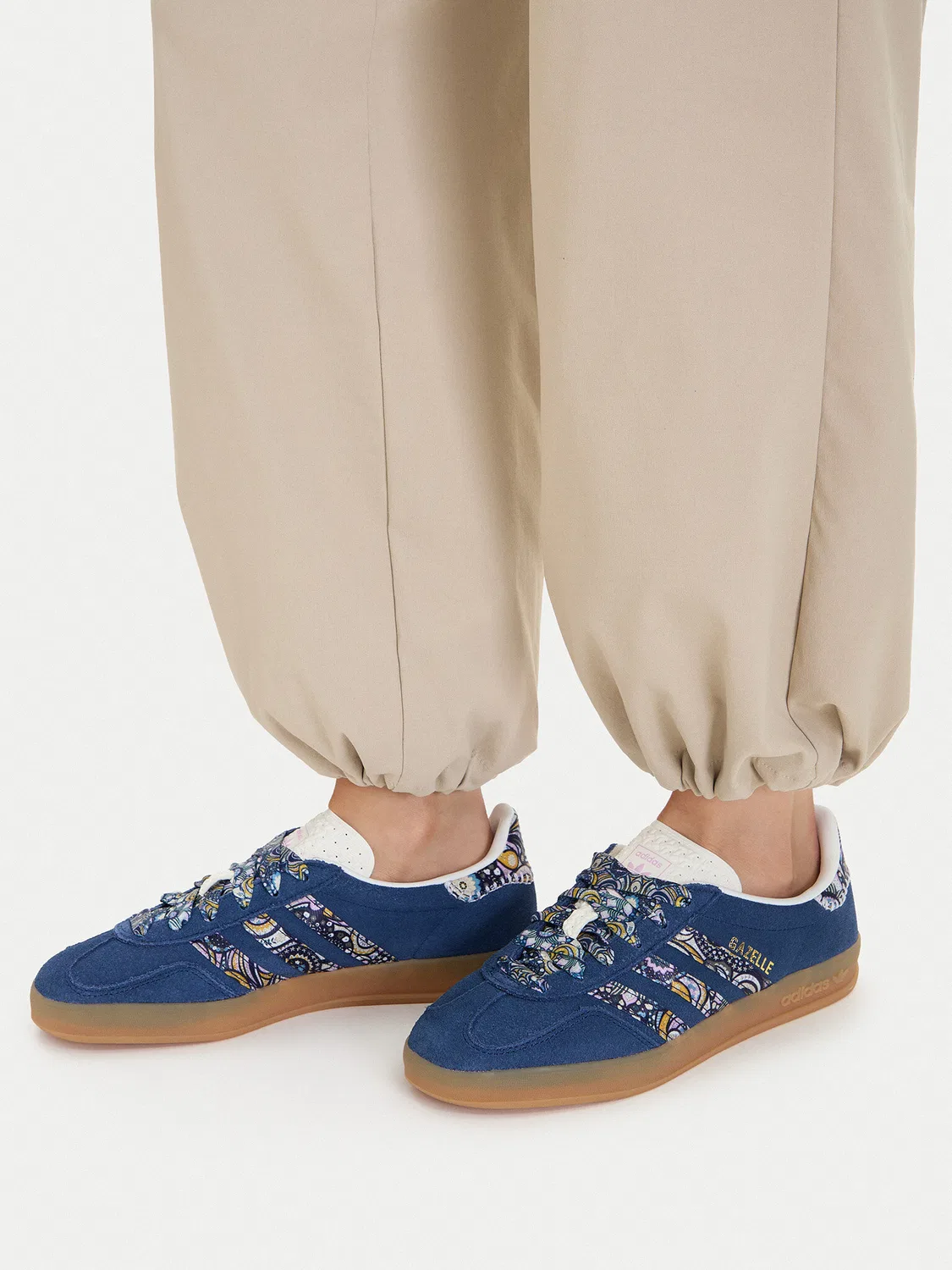 Кроссовки для девочки Liberty London Gazelle Indoor Adidas, темно-синий