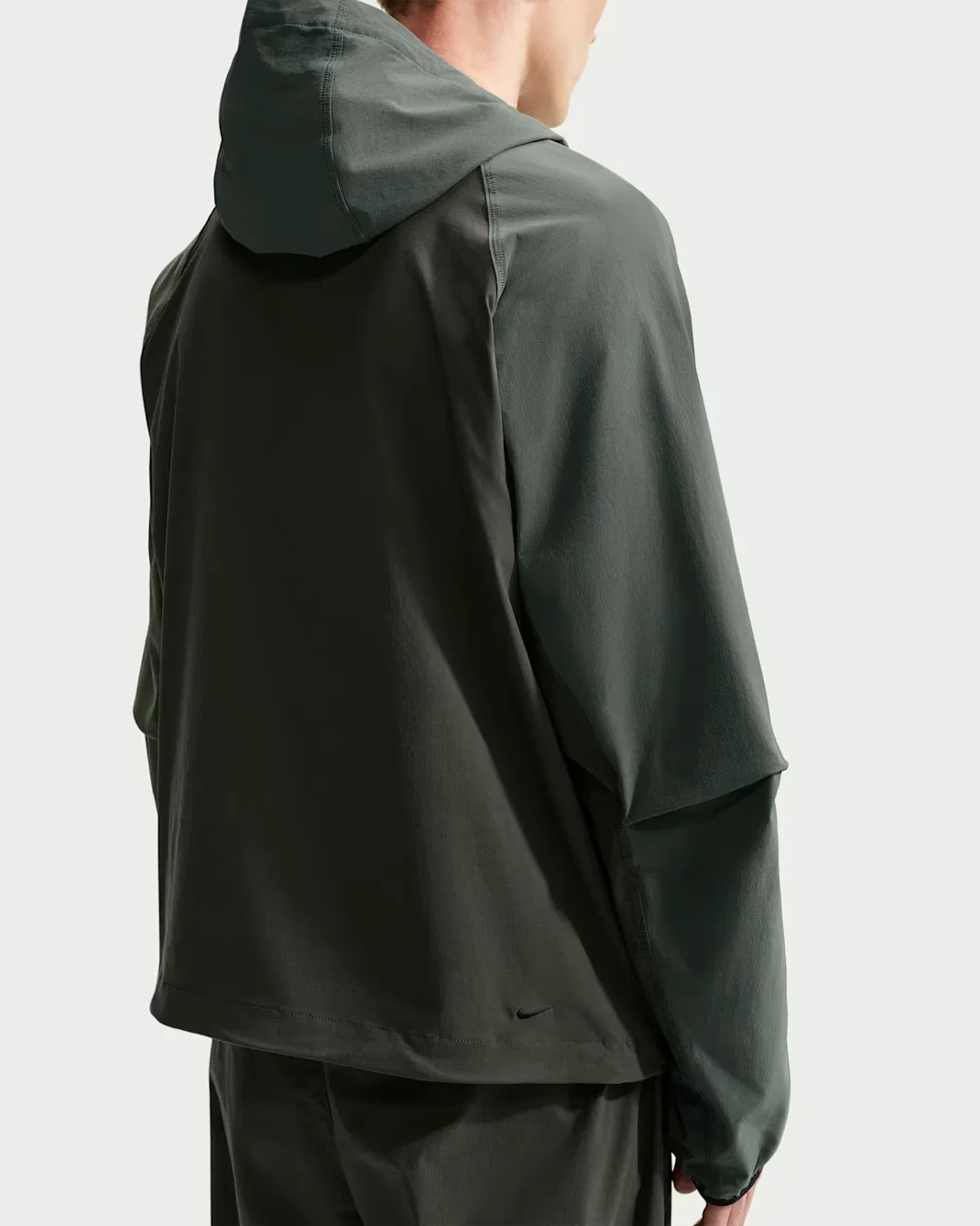 Мужская ветровка Dri-FIT Woven на молнии Nike Tech, Newsprint/Camo Green/Illusion Green — фото 2
