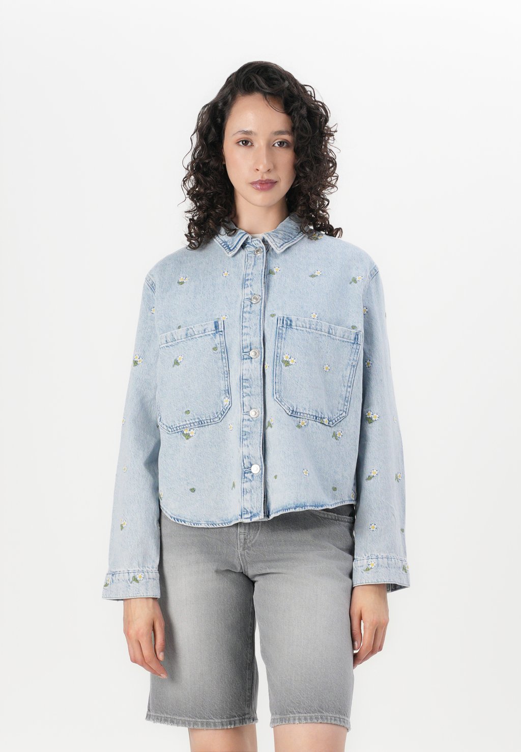 

Блузка на пуговицах ONLCASSIE ONLY, цвет Light Blue Denim