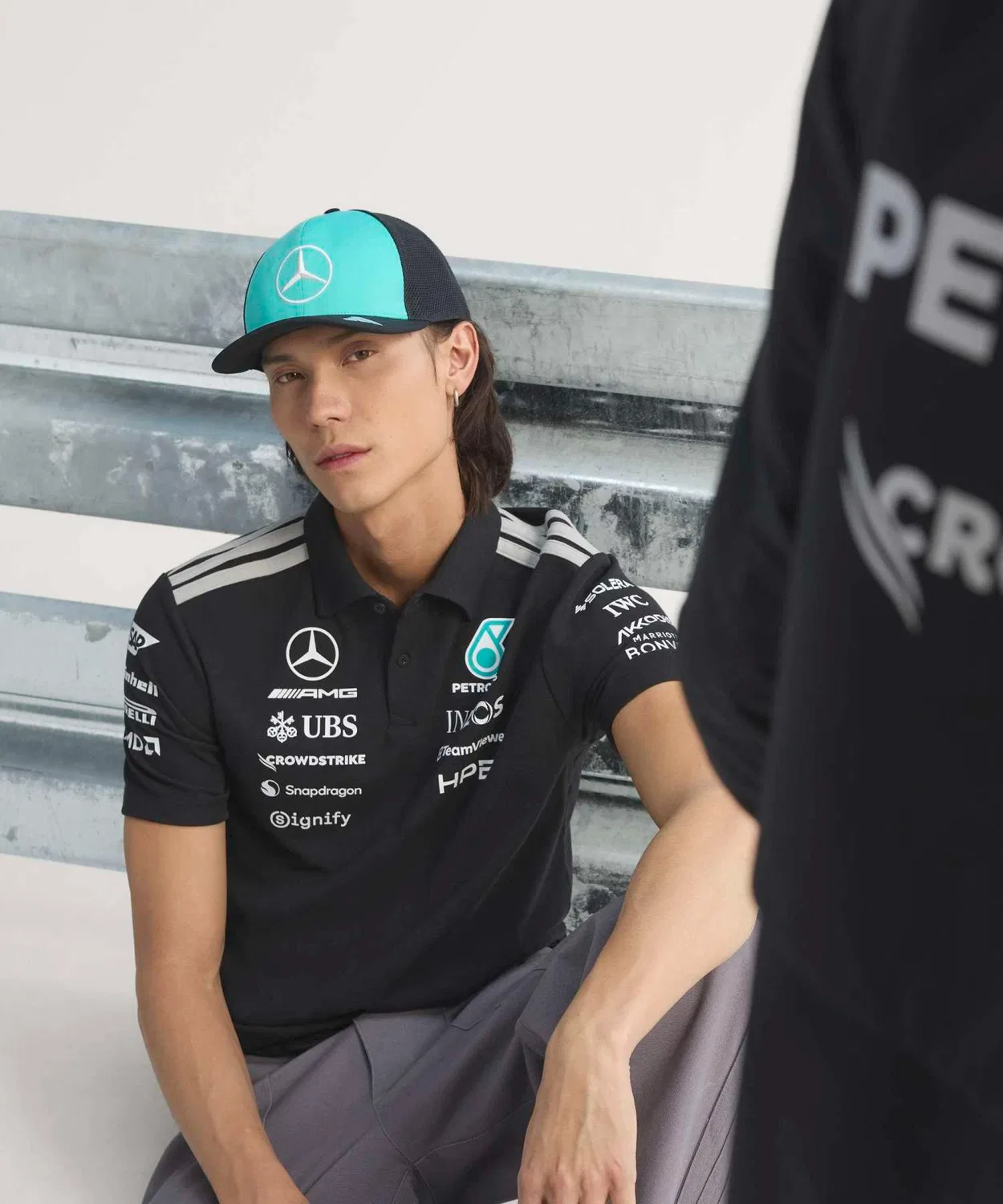 Мужская футболка-поло с длинным рукавомMercedes AMG Petronas F1 Team Engineer Adidas, Черный — фото 2