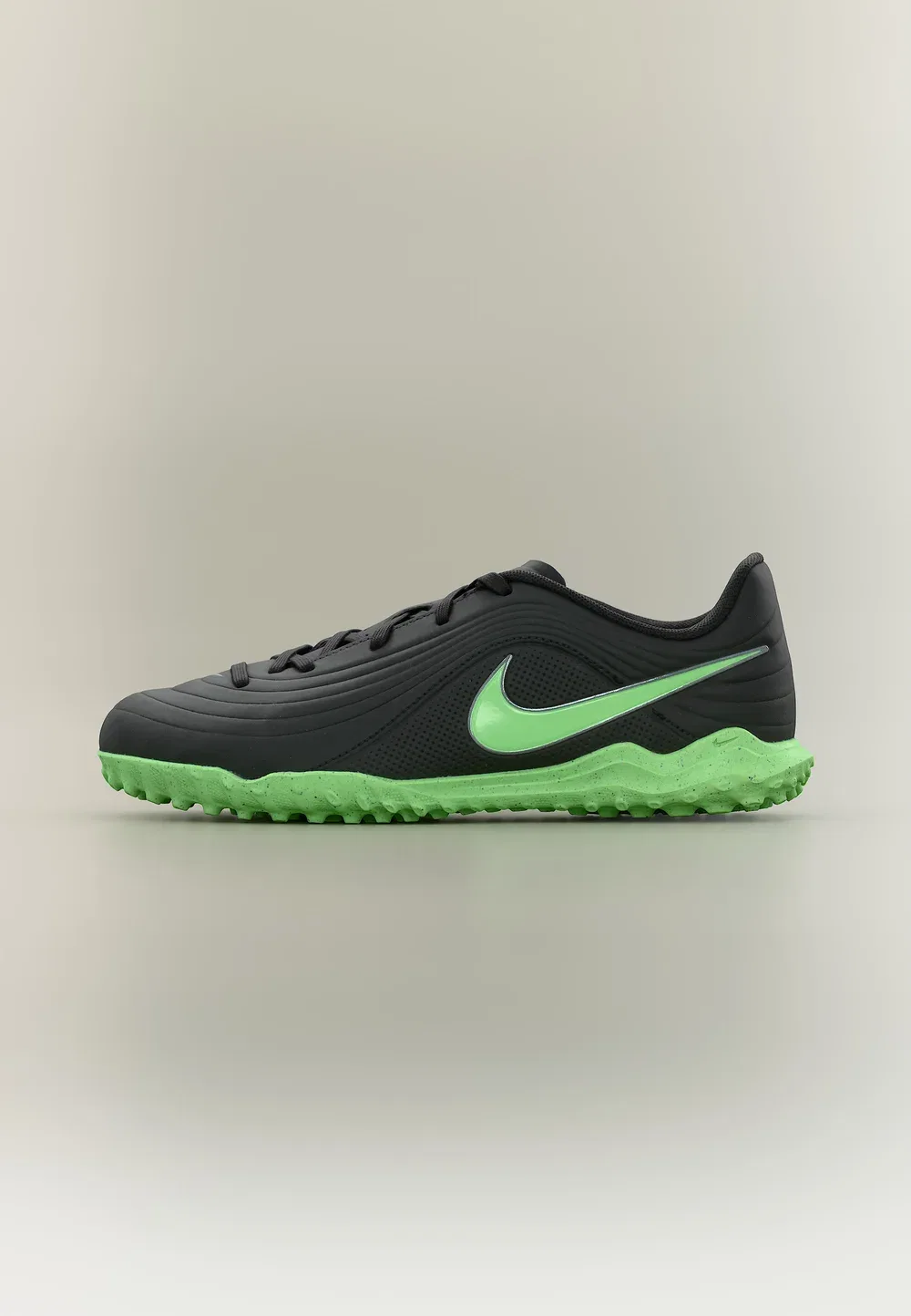 Футбольные бутсы Jr tiempo maestro club tf унисекс - для искусственной травы Nike Performance, Black/Illusion Green