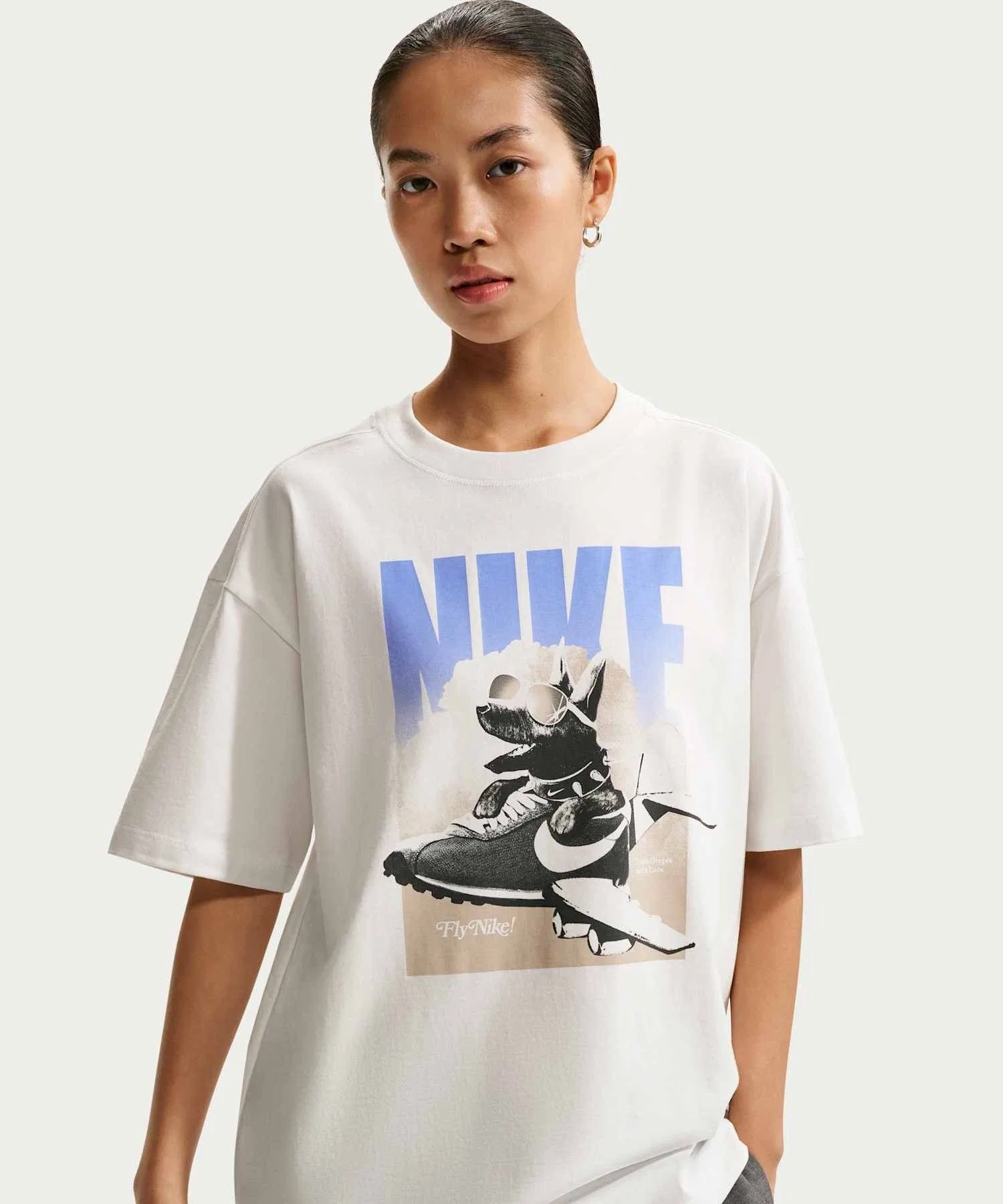 Женская футболка Nike Sportswear Graphic T-Shirt