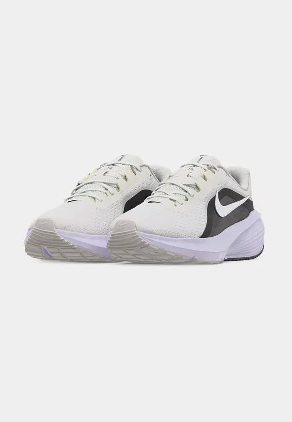 Кроссовки для бега по шоссе Downshifter 14 Nike Performance, Summit White/Metallic Silver/Black/White/Photon Dust — фото 3