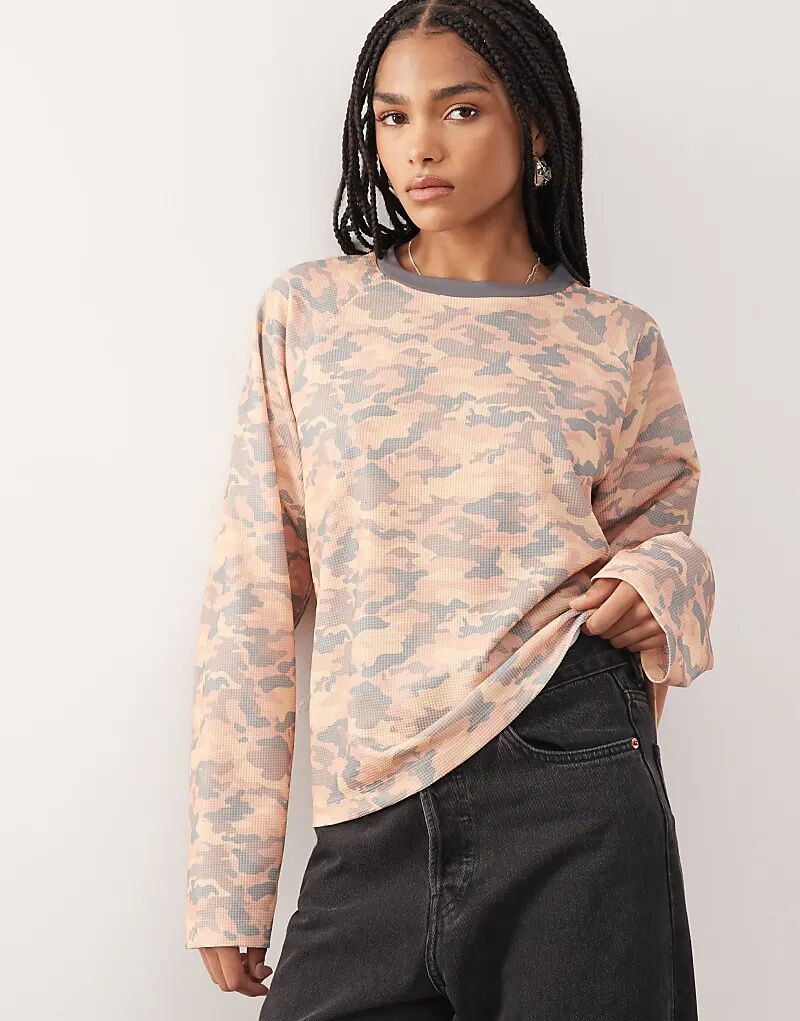 

COLLUSION антифит лонгслив с длинными рукавами и вафельным принтом в камуфляже