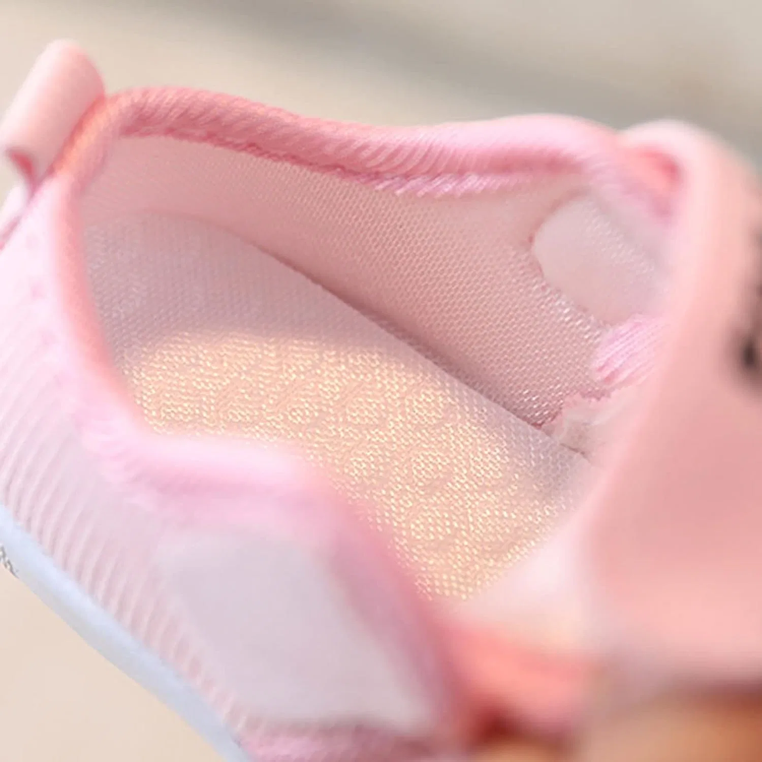 Детские кроссовки для девочек с шумом при ходьбе, Pink — фото 4