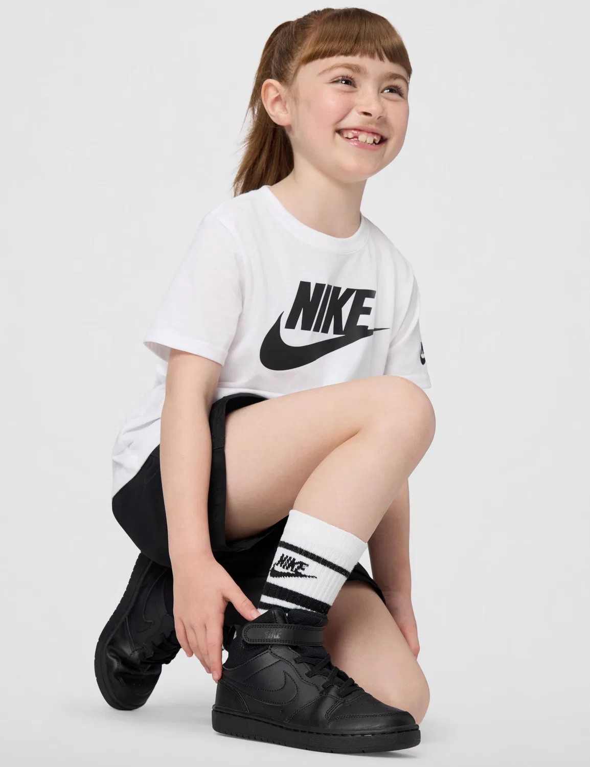 Детские кроссовки для мальчиков кожаные Court Borough Mid 2 NIKE, White — фото 2