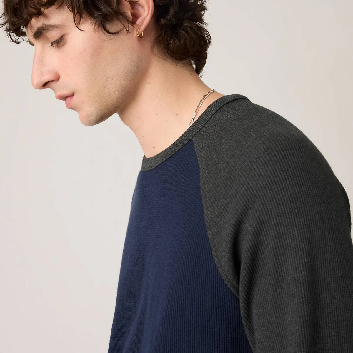 Термофутболка с длинными рукавами и рукавами реглан Levi's, Raglan Block Obscidian Heather - Multi-Color — фото 2